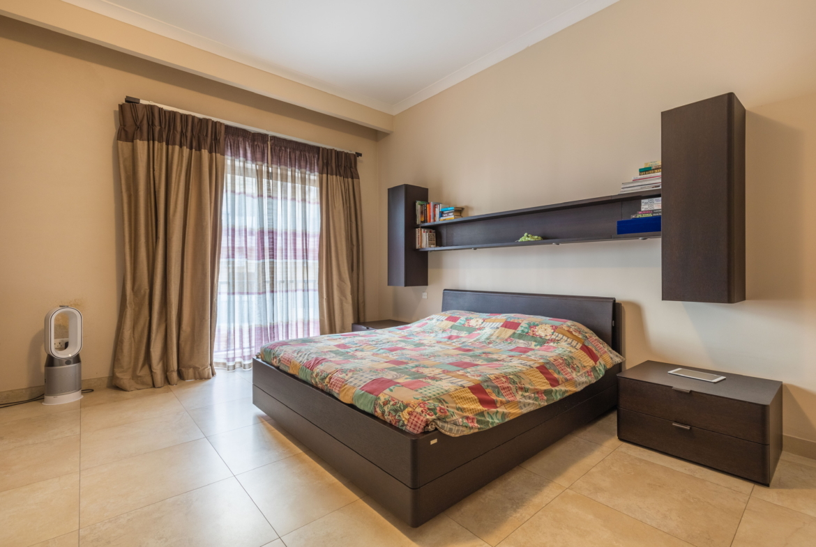 4 BEDROOM SLIEMA SEAFRONT